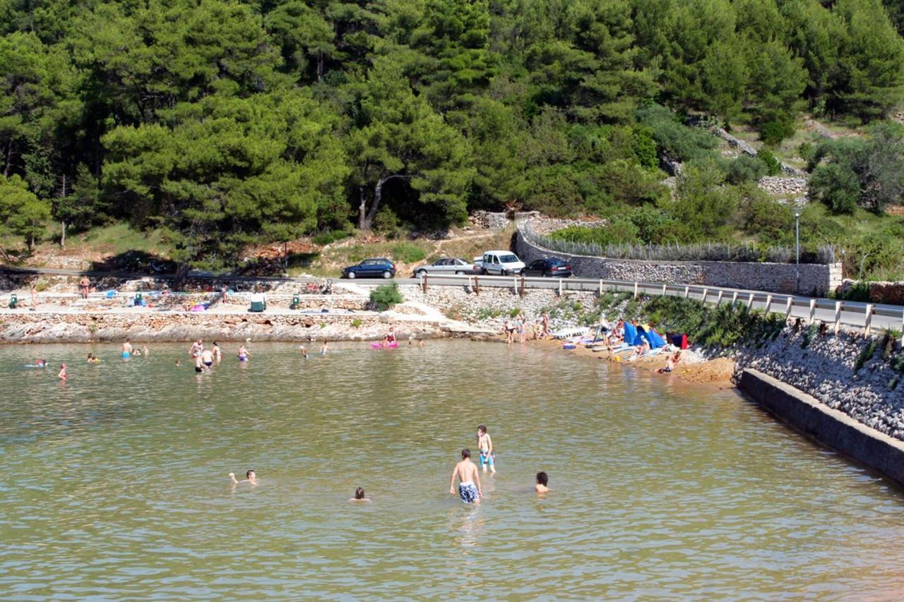 Apartments With A Parking Space Jelsa, Hvar - 8765 เยลซา ภายนอก รูปภาพ