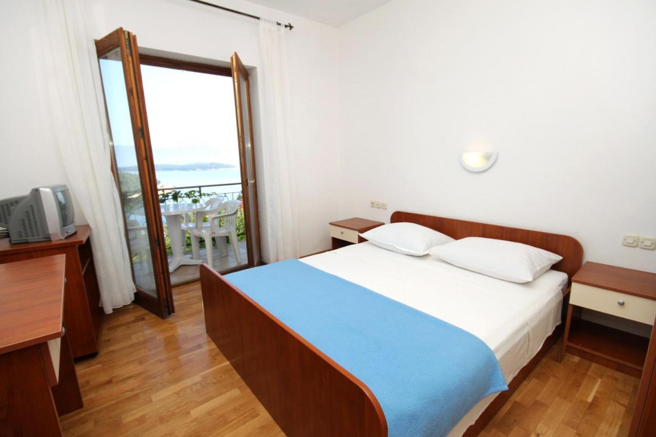 Apartments With A Parking Space Jelsa, Hvar - 8765 เยลซา ภายนอก รูปภาพ