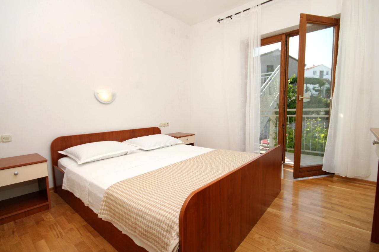 Apartments With A Parking Space Jelsa, Hvar - 8765 เยลซา ภายนอก รูปภาพ